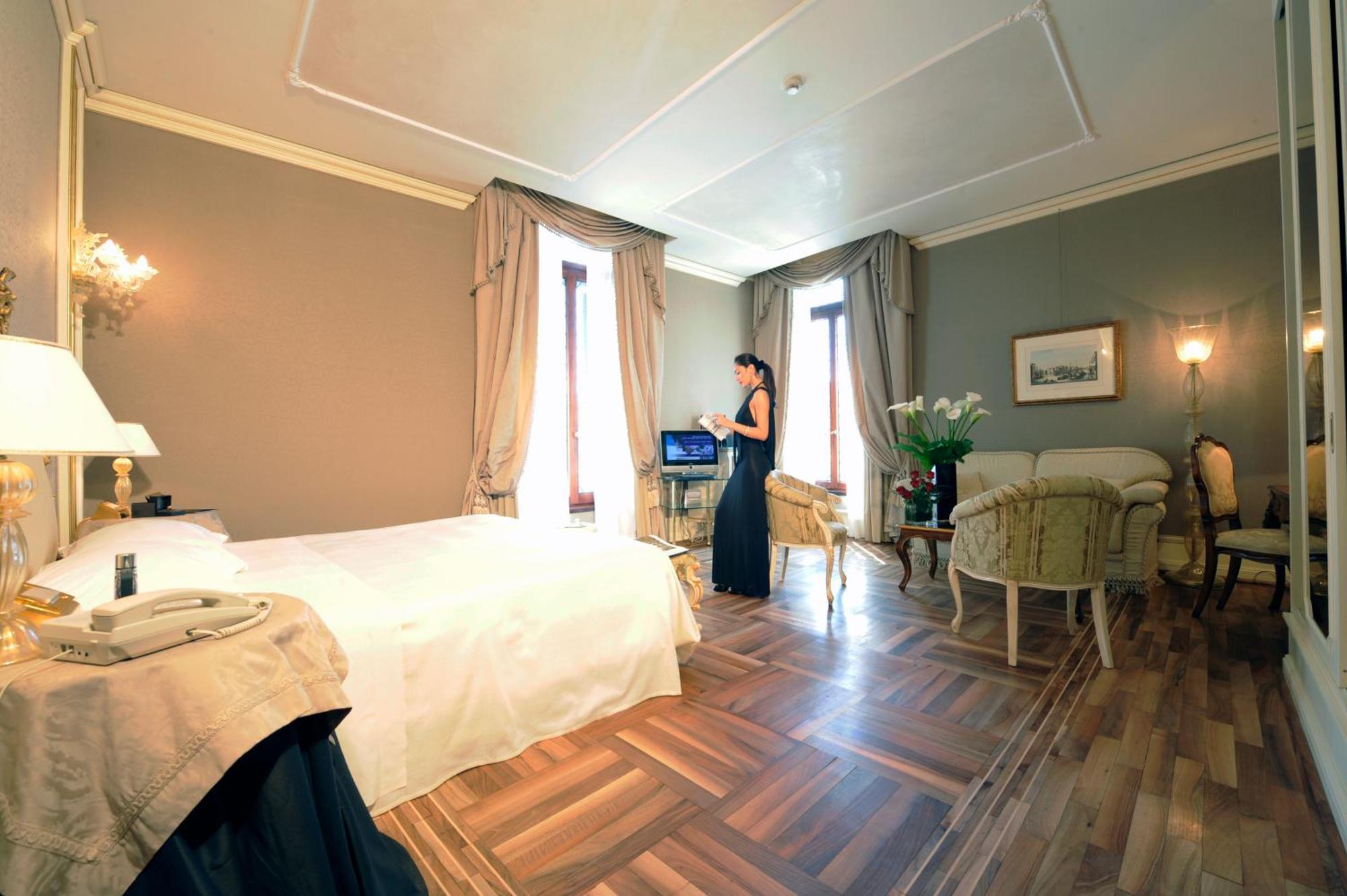 Ca' Sagredo Hotel Venice Exterior photo